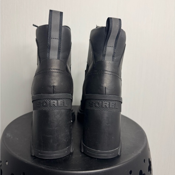 Sorel Brex Heeled Lace Up Boot. Black. Size 7. No major flaws. See photos. - Picture 3 of 7
